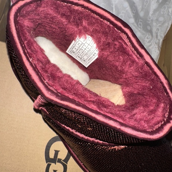 New UGG Classic Ultra Mini Mirror Ball Boots wide grape sequins Size 8 - Picture 11 of 12